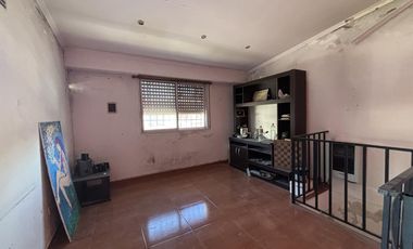 Casa en Venta en Barrio Matheu con Cochera