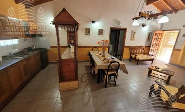 Una hermosa y confortable casa  sobre Av.Principal   Local!!