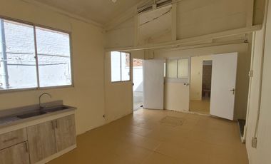 Se arrienda casa en Carmen con Matta Stgo Centro.