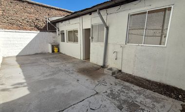 Se arrienda casa en Carmen con Matta Stgo Centro.