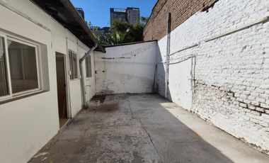 Se arrienda casa en Carmen con Matta Stgo Centro.