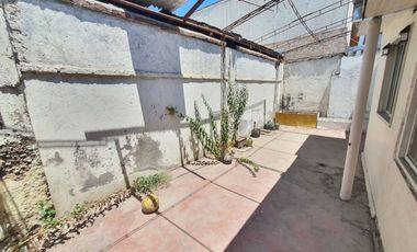 Amplia casa Uso Residencial-Comercial