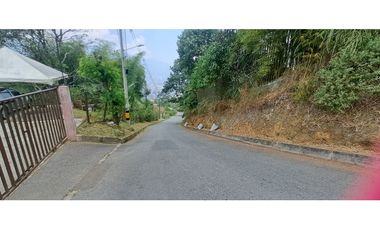 VENDO LOTE CON 2 PROPIEDADES CONSTRUIDAS EN SABANETA VEREDA LAS BRISAS