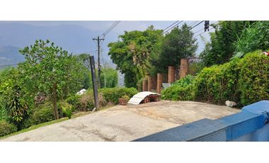 VENDO LOTE CON 2 PROPIEDADES CONSTRUIDAS EN SABANETA VEREDA LAS BRISAS