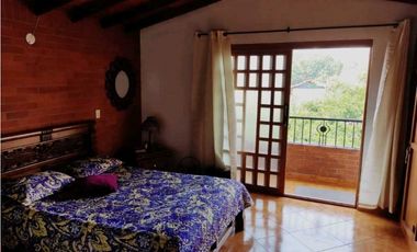VENDO CASA DUPLEX 3 Y 4 PISO BARRIO MESA ENVIGADO TERMINA EN TERRAZA