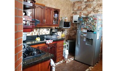 VENDO CASA DUPLEX 3 Y 4 PISO BARRIO MESA ENVIGADO TERMINA EN TERRAZA