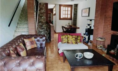 VENDO CASA DUPLEX 3 Y 4 PISO BARRIO MESA ENVIGADO TERMINA EN TERRAZA