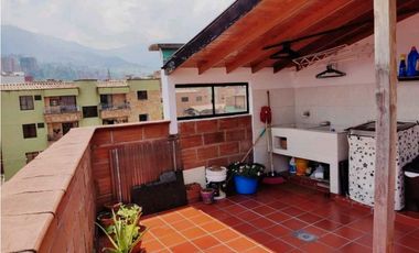 VENDO CASA DUPLEX 3 Y 4 PISO BARRIO MESA ENVIGADO TERMINA EN TERRAZA
