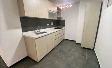 VENDO ACOGEDOR PENHOUSE EN SABANETA ASDESILLAS