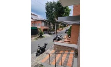 VENDO APARTAMENTO EN SAN MARCOS ENVIGADO 1 PISO GARAJE-ASCENSOR