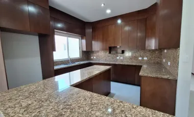 Casa en venta en Rincón de Alcántara, Saltillo, Coahuila de Zaragoza