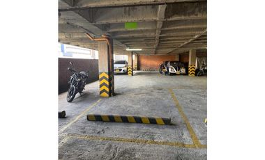 PARQUEADERO EN VENTA CENTRO DE MEDELLIN EN EDIFICIO RESIDENCIAL