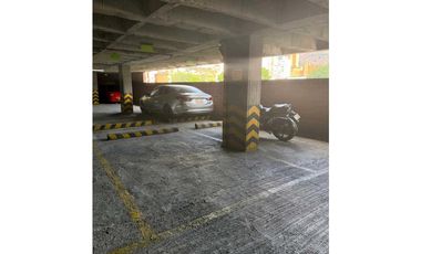 PARQUEADERO EN VENTA CENTRO DE MEDELLIN EN EDIFICIO RESIDENCIAL