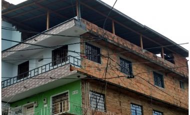 APARTAMENTO EN VENTA  MANRIQUE ORIENTAL 2 PISO CON TERRAZA