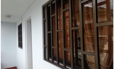 APARTAMENTO EN VENTA  MANRIQUE ORIENTAL 2 PISO CON TERRAZA