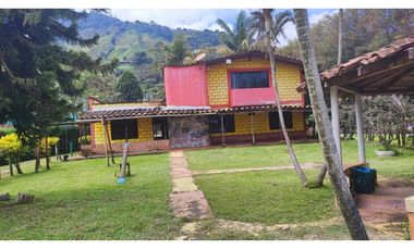 LOTE CON CASA PARA REMODELAR EN SAN ANTONIO DE PRADO MEDELLIN