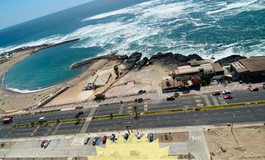 EN VENTA  HERMOSO  DEPTO  UBICADO  FRENTE  A  LA PLAYA