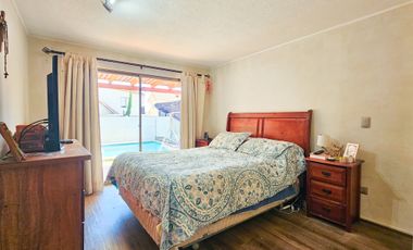 CASA CON PISCINA EN BARRIO CERRADO