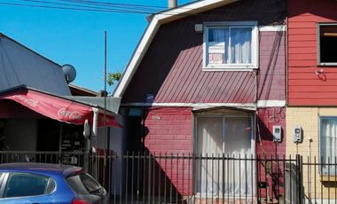 CASA CON MINIMARKET EN JARDINES DE DON CRISTOBAL