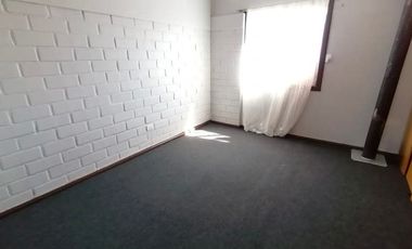 CASA CON MINIMARKET EN JARDINES DE DON CRISTOBAL