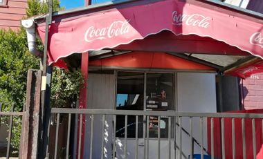 CASA CON MINIMARKET EN JARDINES DE DON CRISTOBAL