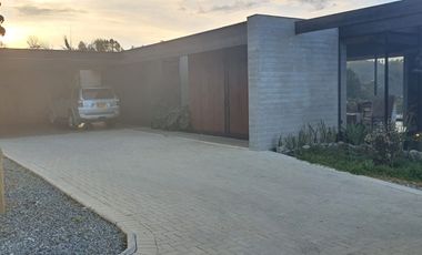 Casa campestre en parcelación en el retiro