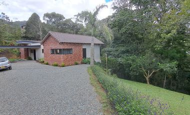 Finca independiente para alquiler en rionegro - rural