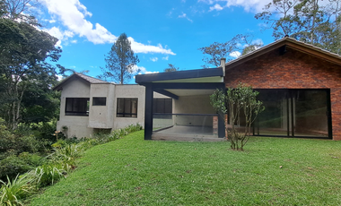 Finca independiente para alquiler en rionegro - rural