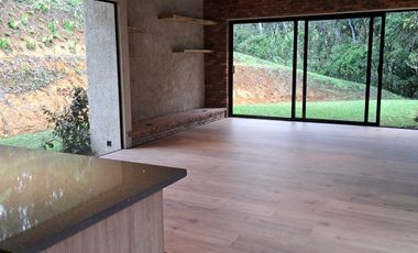 Finca independiente para alquiler en rionegro - rural