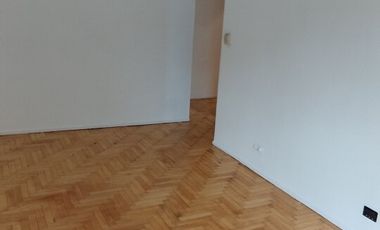 Alquiler Departamento 3 ambientes muy luminoso con balcon al frente