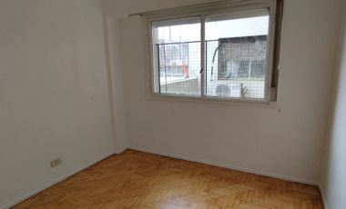 Alquiler Departamento 3 ambientes muy luminoso con balcon al frente