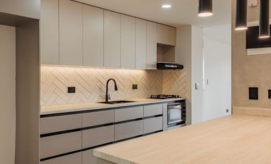 Apartamento de lujo remodelado en La Linde, a pasos de Provenza