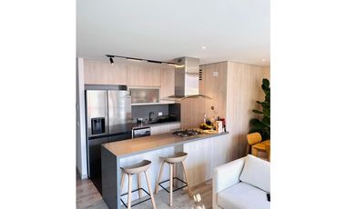 acogedor apartamento en altos del poblado con espectacular vista