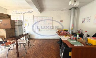 AMPLIA CASA CON 6 DORMITORIOS Y 2 BAÑOS