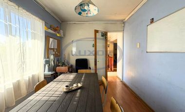 AMPLIA CASA CON 6 DORMITORIOS Y 2 BAÑOS