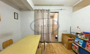 AMPLIA CASA CON 6 DORMITORIOS Y 2 BAÑOS