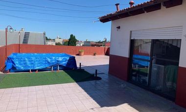Local con Vivienda en Venta en Lanus Este