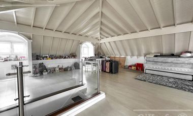 CASA EN VENTA 4 AMBIENTES - BARRIO NUEVO QUILMES CON SALIDA AL CANAL