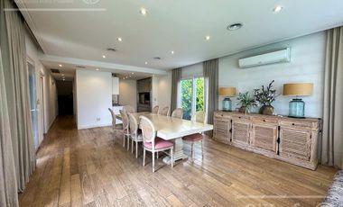 CASA EN VENTA 4 AMBIENTES - BARRIO NUEVO QUILMES CON SALIDA AL CANAL