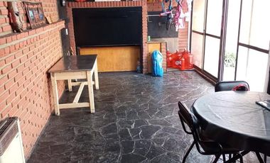 Casa de 5 ambientes en venta en  Quilmes Oeste