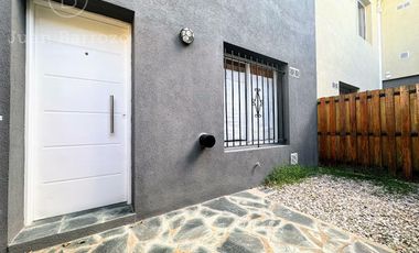 Venta Departamento de 2 ambientes con cochera en Banfield Este.