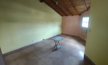2 Locales comerciales y 3 departamentos en venta en G. Catan