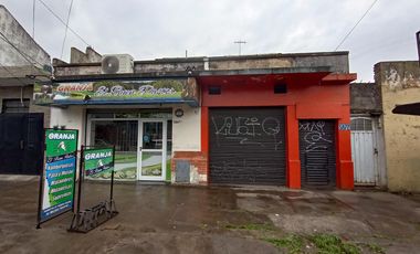 2 Locales comerciales y 3 departamentos en venta en G. Catan