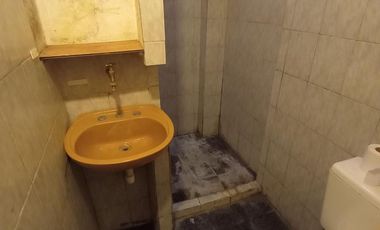 2 Locales comerciales y 3 departamentos en venta en G. Catan