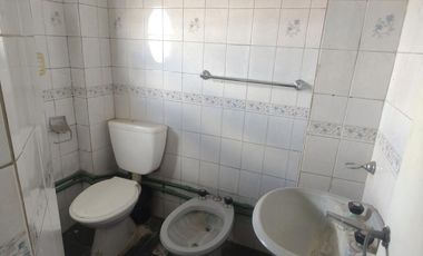 2 Locales comerciales y 3 departamentos en venta en G. Catan