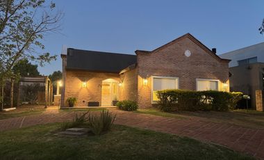 Casa en Santa María de los Olivos