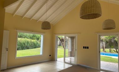 Casa en Santa María de los Olivos