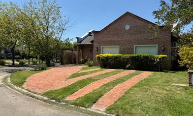Casa en Santa María de los Olivos