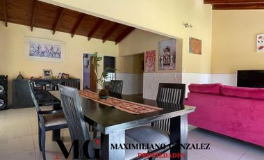 Casa venta - Barrio La Celia