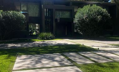 Casa Highland Park, Pilar